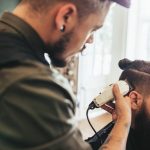 Come scegliere il taglio più adatto di capelli per uomo