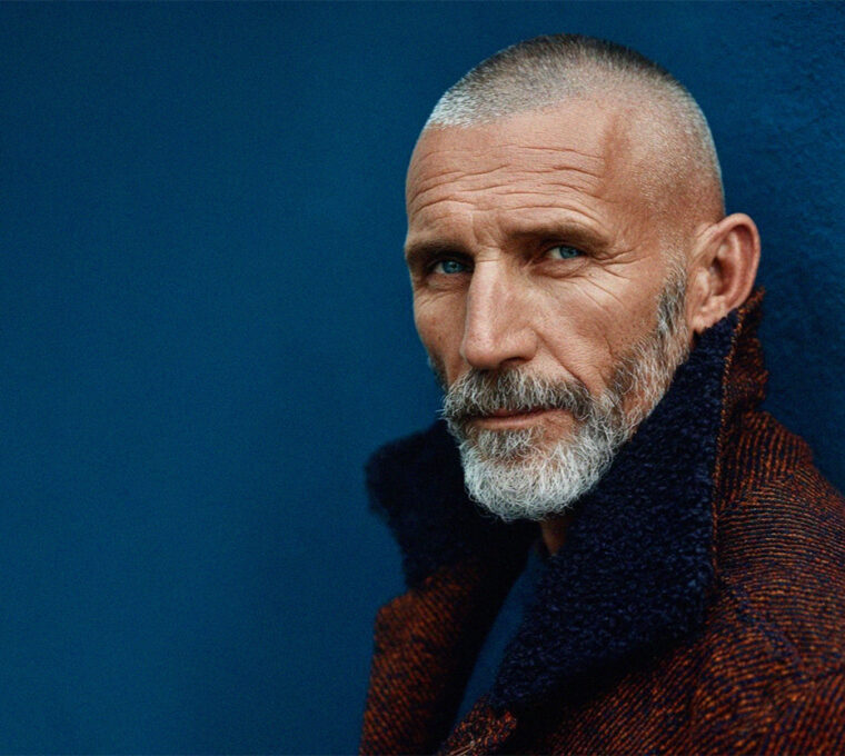 acconciature tendenze capelli corti uomo over 50 anni taglio capelli uomo