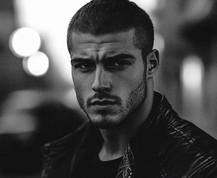 hide receding hairline taglio corto uomo acconciature man stempiatura taglio capelli uomo