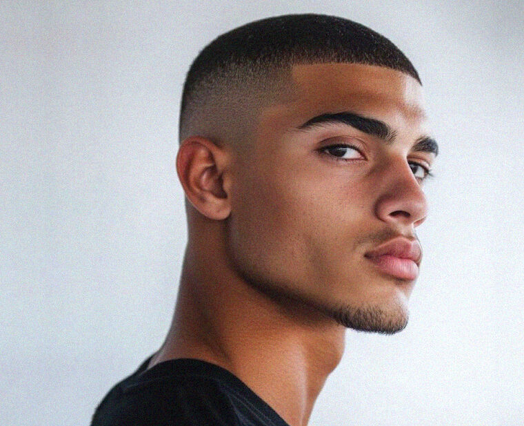 tutorial guida tagliarsi i capelli da soli uniforme taglio capelli uomo