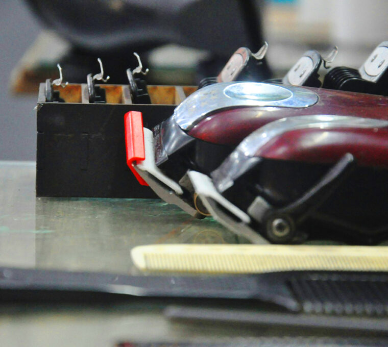 tutorial tagliarsi i capelli da soli lunghezze e la tecnica di movimento taglio capelli uomo