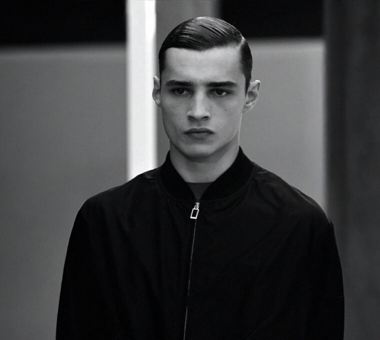 acconciature riga in mezzo side part ragazzo men haircut taglio capelli uomo