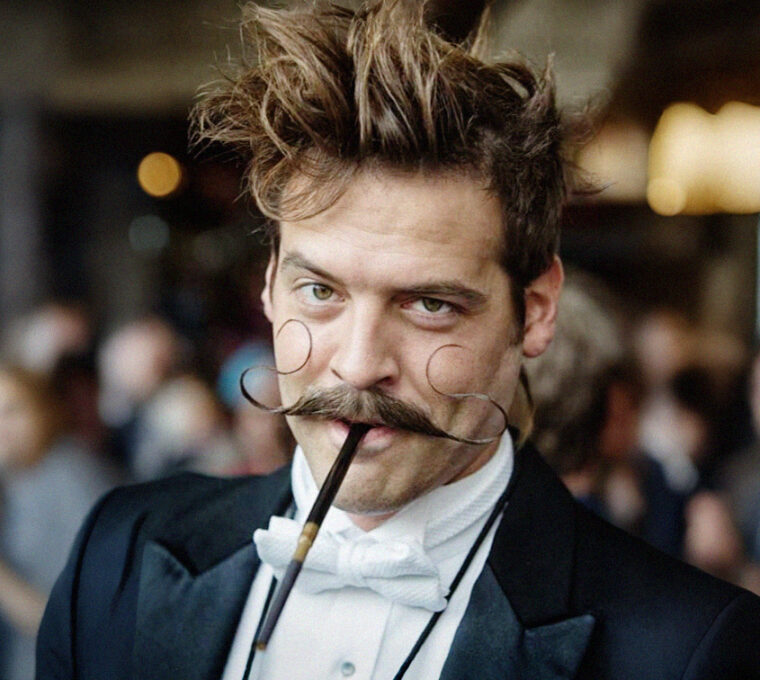 baffi mustache conclusione taglio capelli uomo