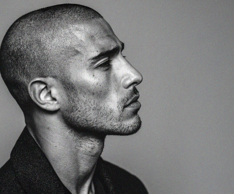 shaved head bald uomo rasato stile taglio capelli uomo