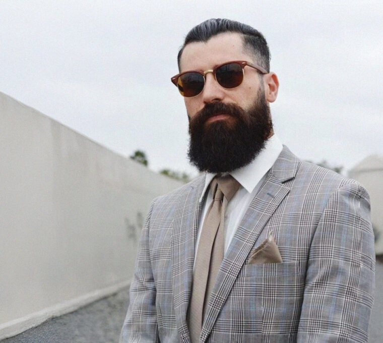 slick back taglio capelli uomo beard barba hairstyle mens haircut