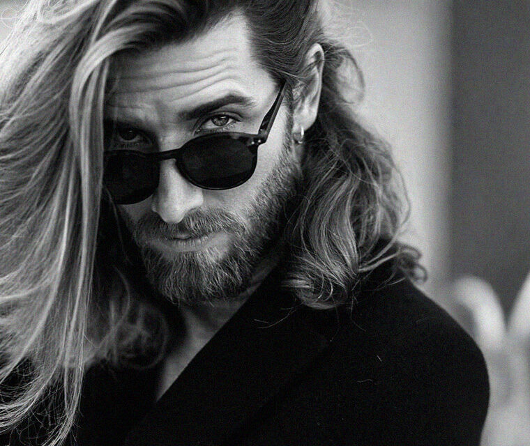 viso barba lunga long beard taglio capelli uomo